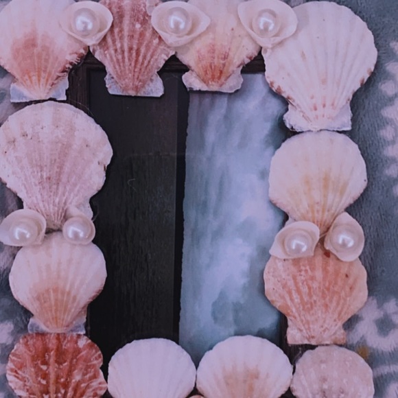 Shell picture frame - Picture 2 of 3